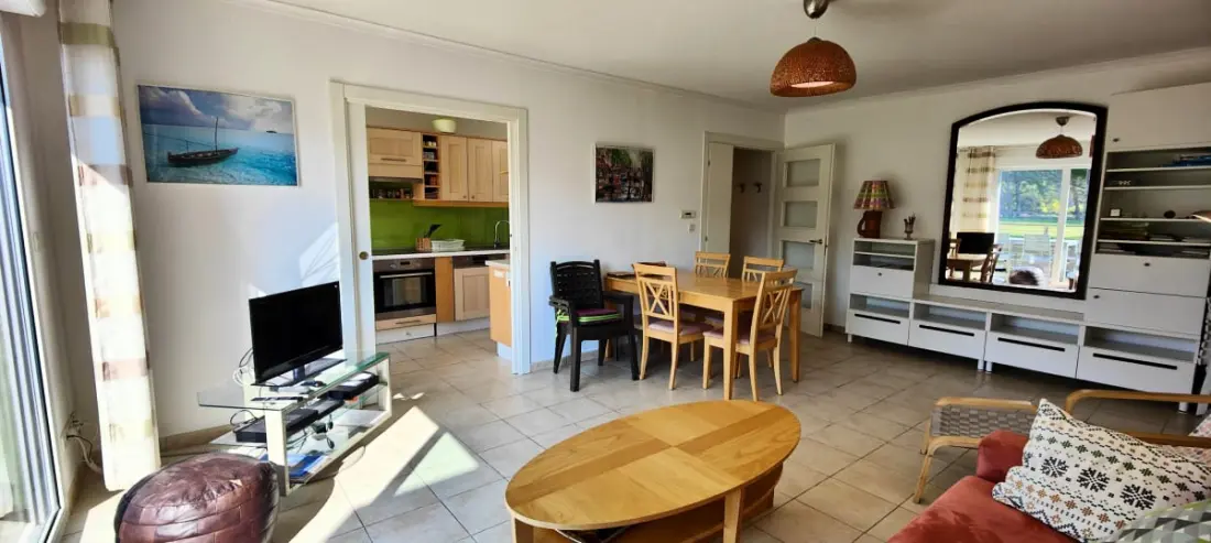 Tágas apartman úszási medencével
