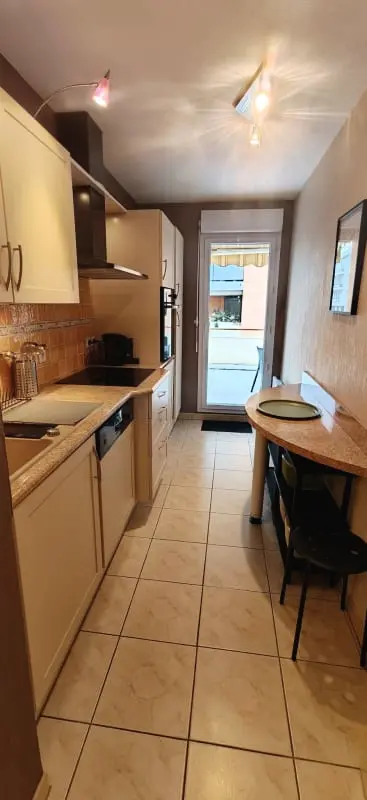Nagy apartman Terrace 35m2 Near Beach