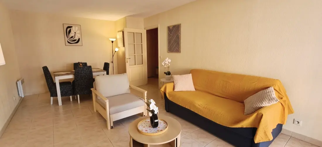 Nagy apartman Terrace 35m2 Near Beach