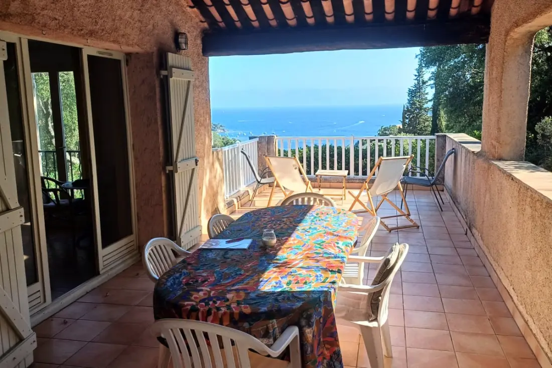 Családi Villa egy Domaine Arboré közelében