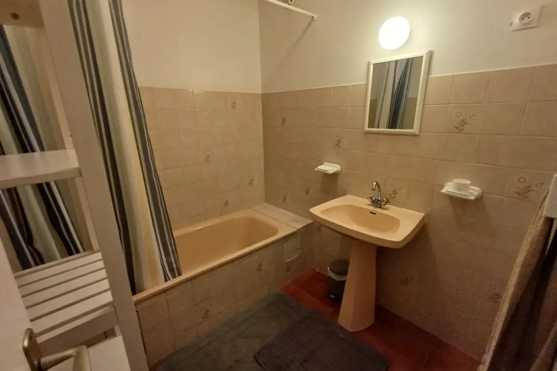 Családi Villa egy Domaine Arboré közelében