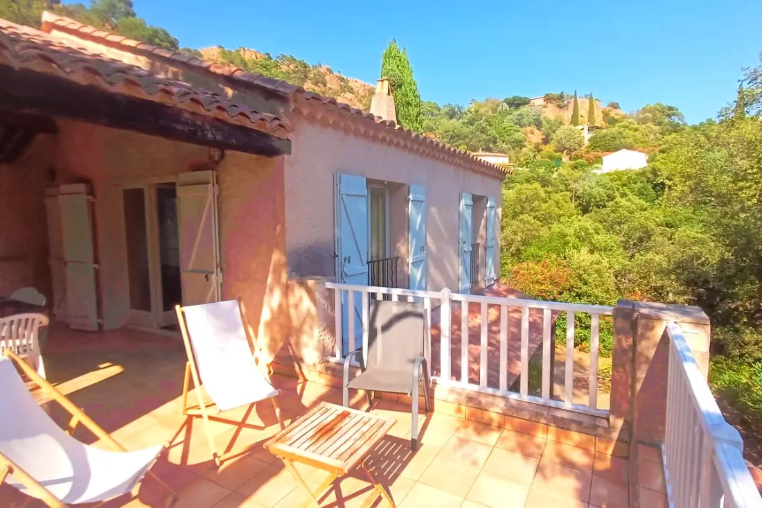 Családi Villa egy Domaine Arboré közelében