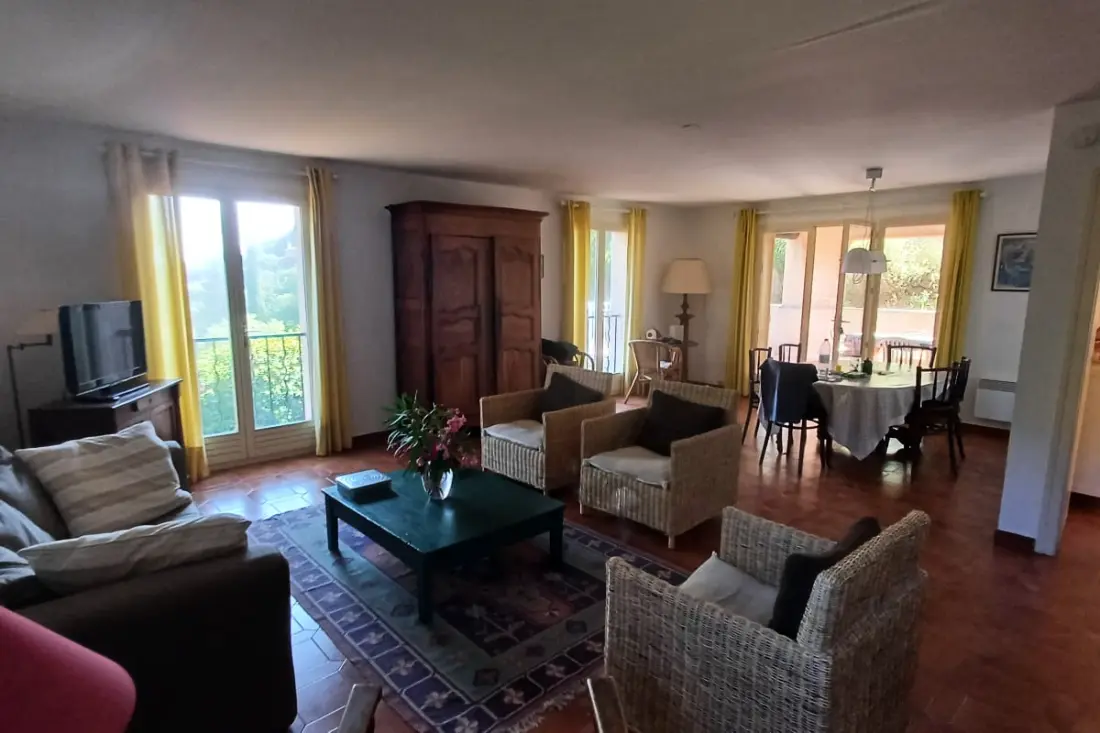 Családi Villa egy Domaine Arboré közelében