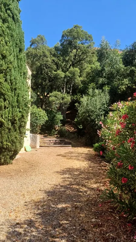 Családi Villa egy Domaine Arboré közelében