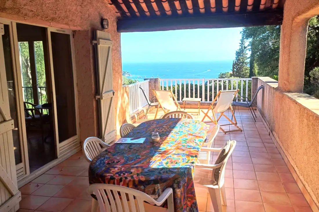 Családi Villa egy Domaine Arboré közelében
