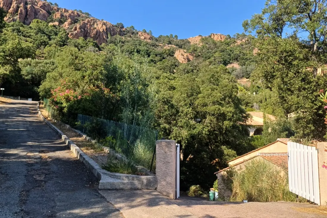 Családi Villa egy Domaine Arboré közelében