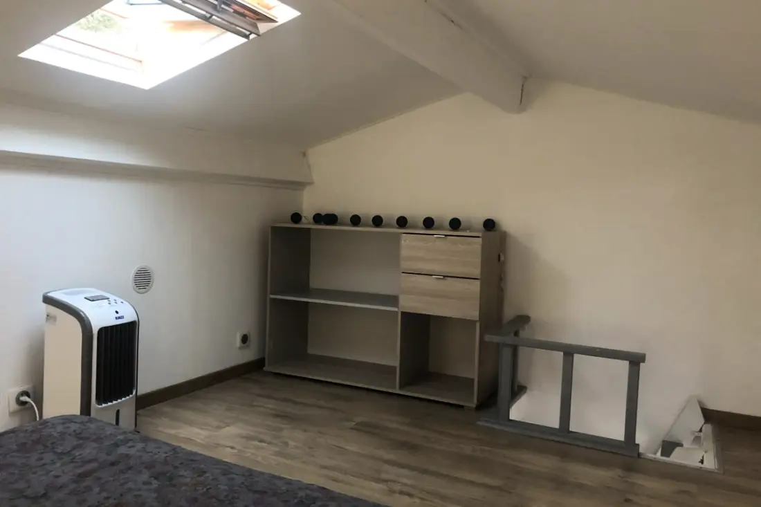 Apt úszómedence 500m a strandtól