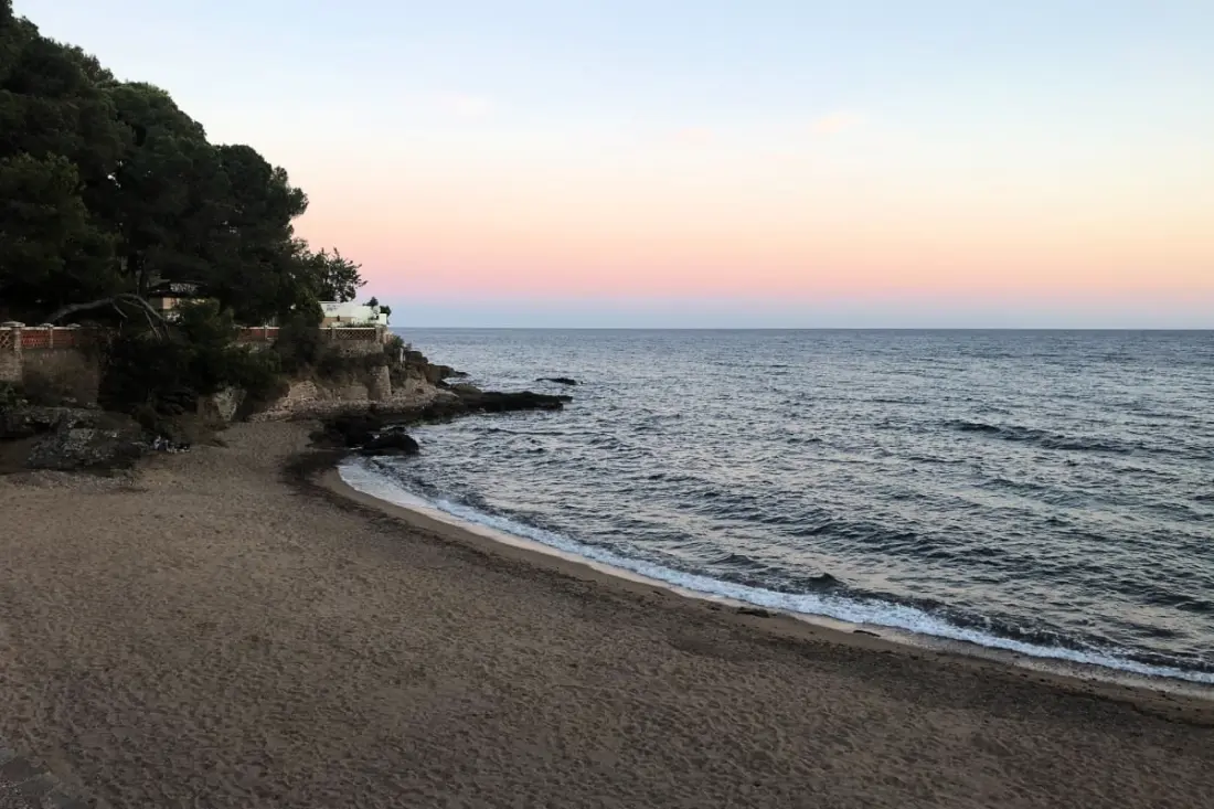Apt úszómedence 500m a strandtól