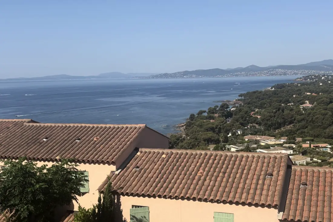 Apt úszómedence 500m a strandtól