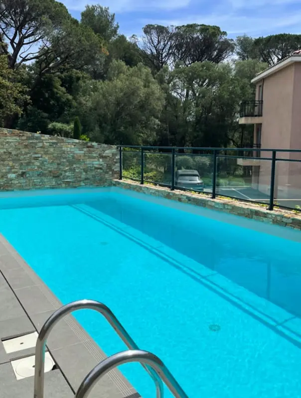 Gyönyörű 78m2 terrace rezidenciával úszási medencével