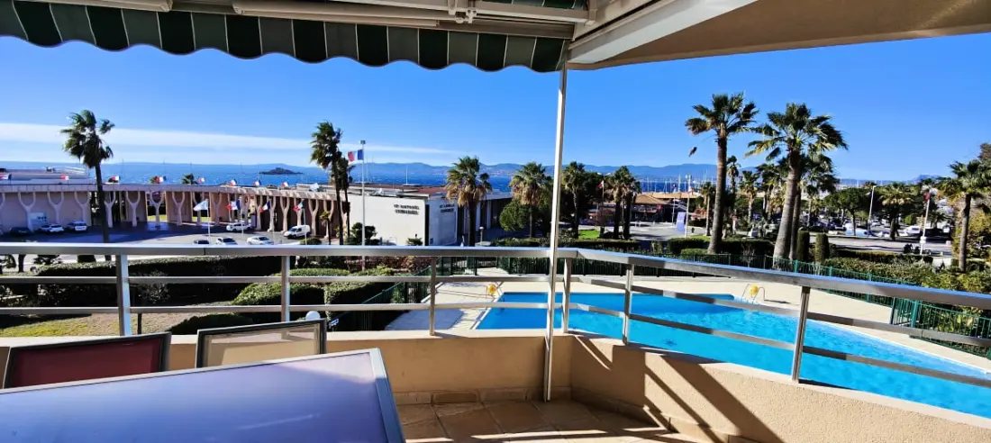 Cocoon Love 50 m2 medencével
