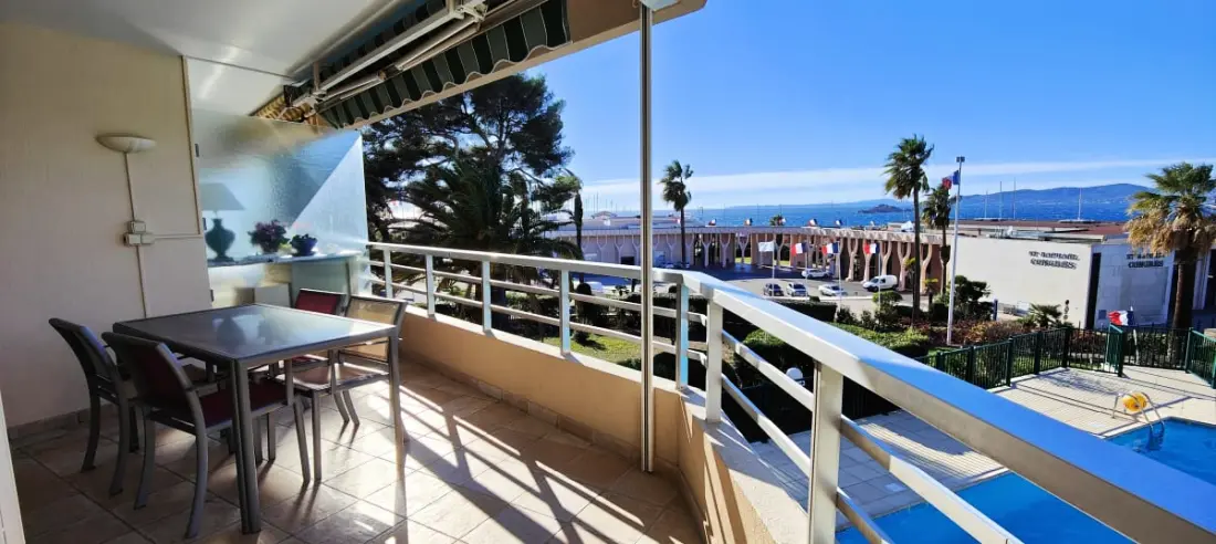 Cocoon Love 50 m2 medencével