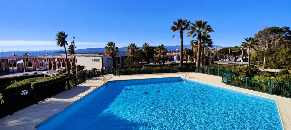 Cocoon Love 50 m2 medencével
