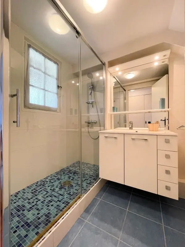 Kiváló apartman erkéllyel, közel a strandhoz