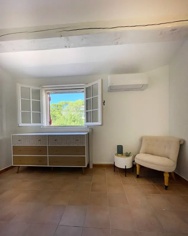 Kiváló apartman erkéllyel, közel a strandhoz