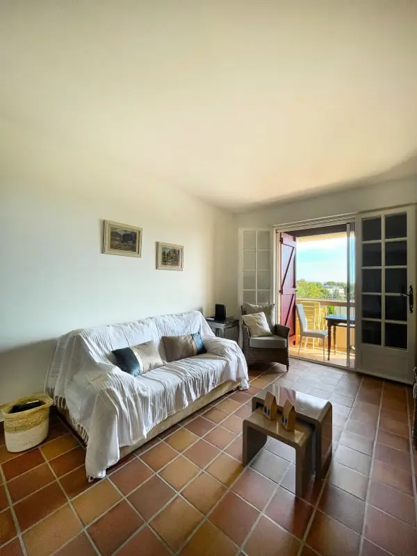 Kiváló apartman erkéllyel, közel a strandhoz