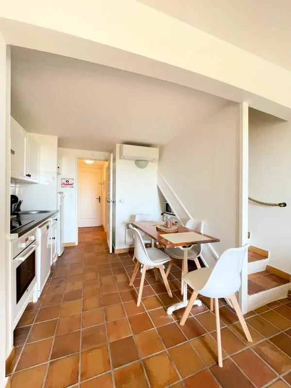 Kiváló apartman erkéllyel, közel a strandhoz