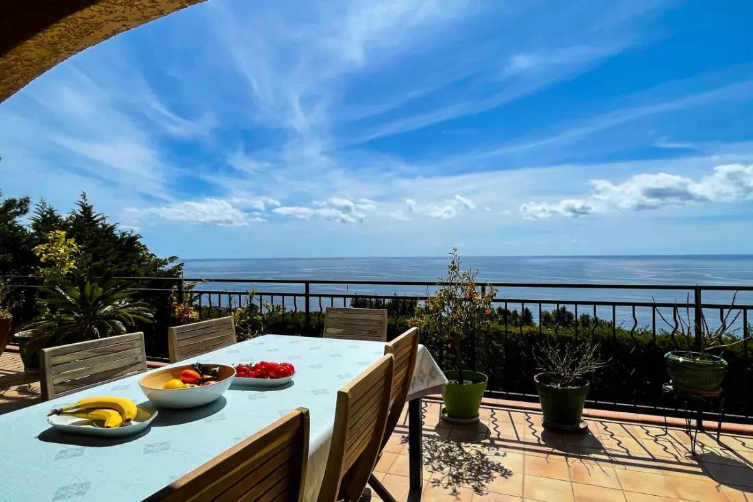 Villa Sea View 11 Pers & úszómedence a túlföldi fűtésben