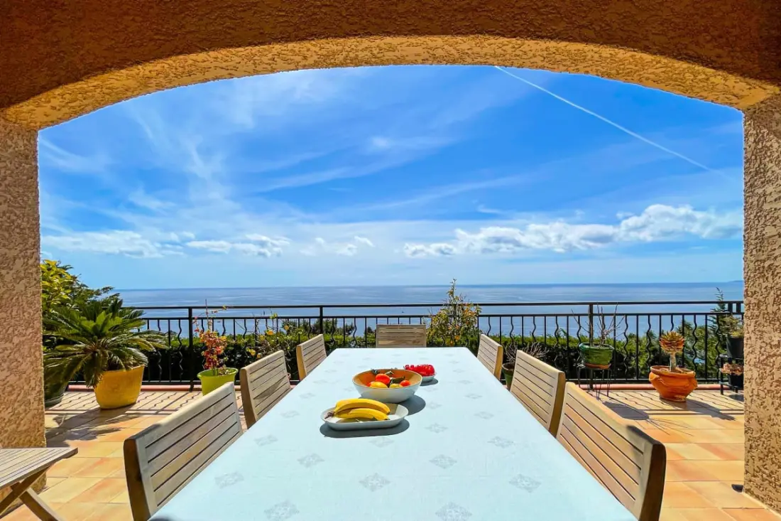 Villa Sea View 11 Pers & úszómedence a túlföldi fűtésben