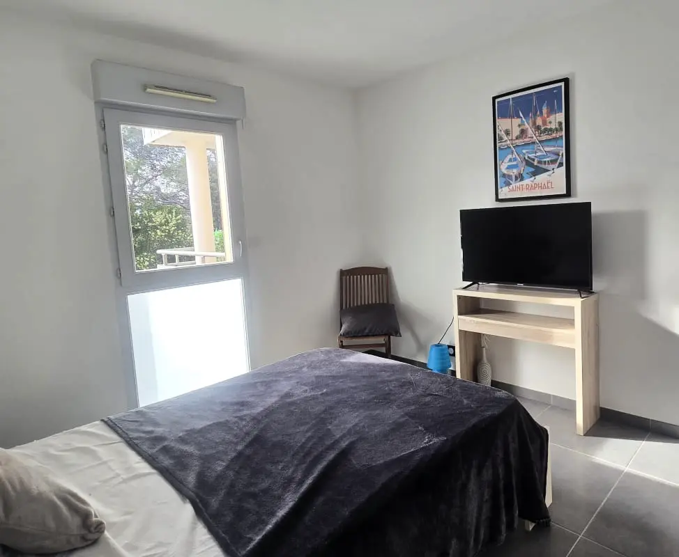 Saint-raphaël: Apartman Near Beach & úszás Medence