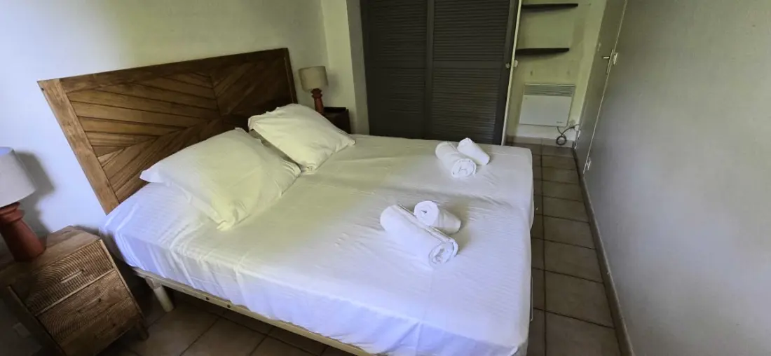 Stílusos kert Jacuzzival és kerttel - Quiet - közeli központ