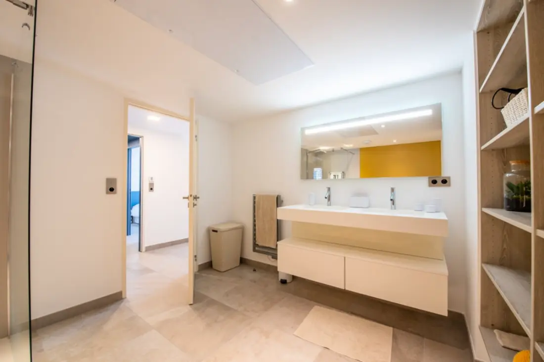 Centre St-tropez 92 M2 Privé parking