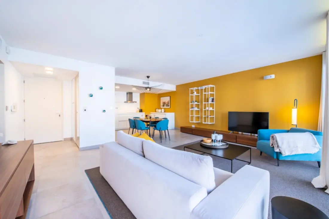 Centre St-tropez 92 M2 Privé parking