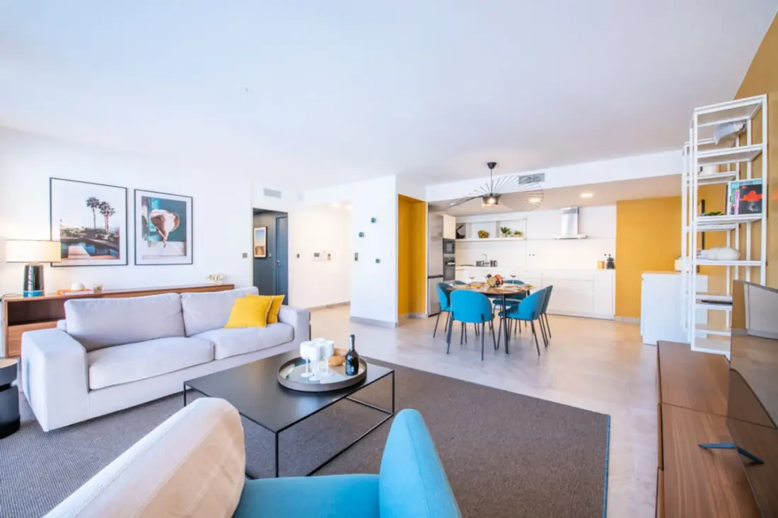 Centre St-tropez 92 M2 Privé parking