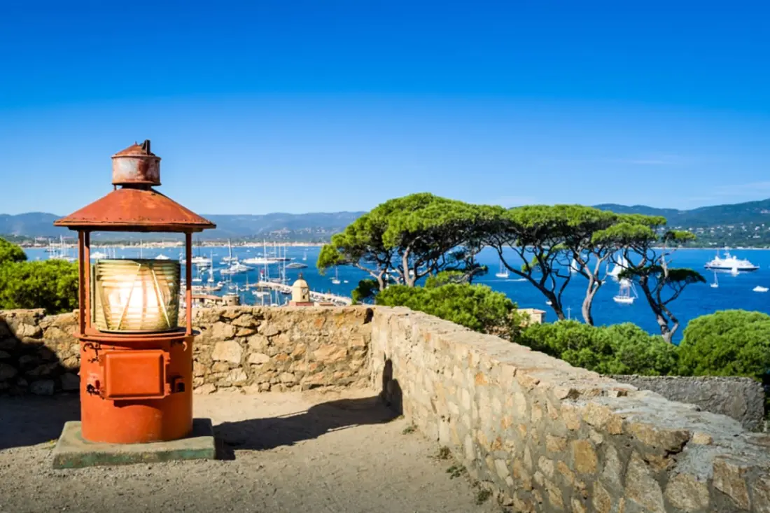 Centre St-tropez 92 M2 Privé parking
