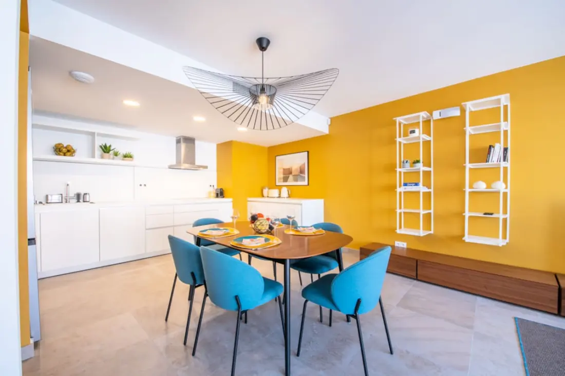 Centre St-tropez 92 M2 Privé parking