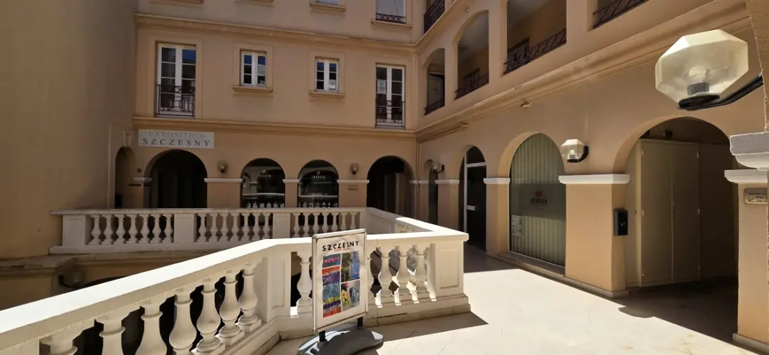 St-tropez Centre Garage All at Foot