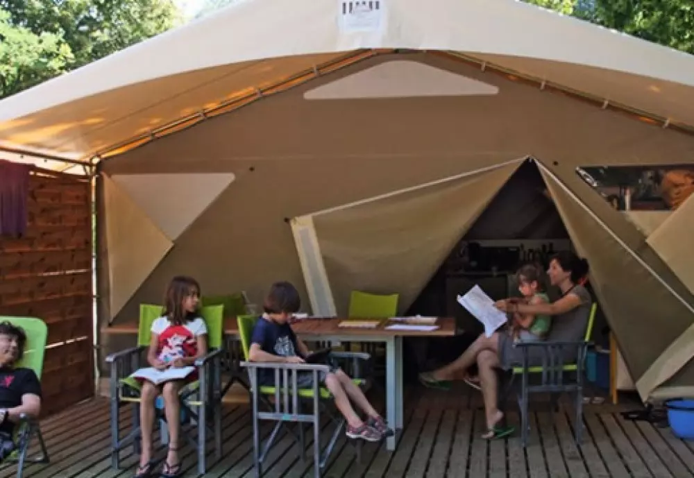 Camping maeva Escapades Coeur d'Ardèche 4 Stelle★★★★