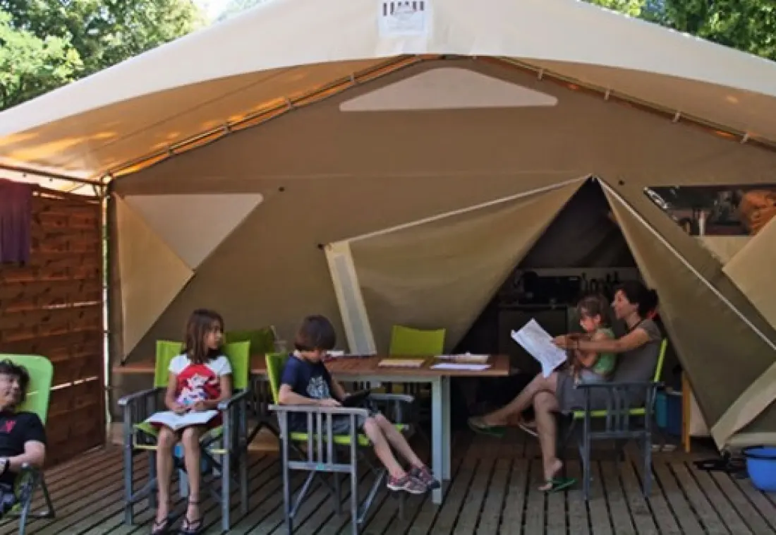 Camping maeva Escapades Coeur d'Ardèche 4 étoiles★★★★