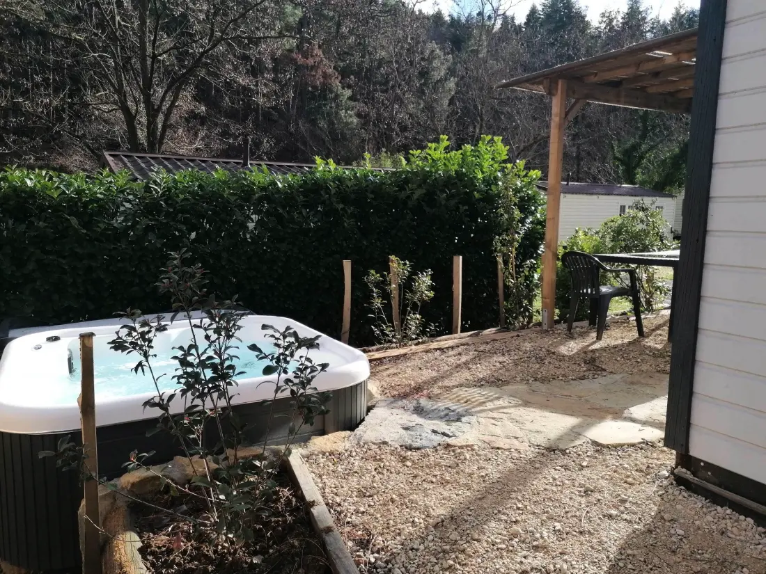 Camping maeva Escapades Coeur d'Ardèche 4 étoiles★★★★