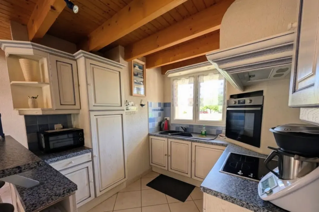Havre De Paix Kerttel dalszöveg: Veranda - 5 Min Beach