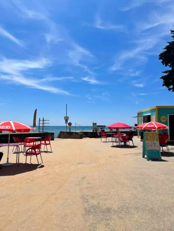 Havre De Paix Kerttel dalszöveg: Veranda - 5 Min Beach
