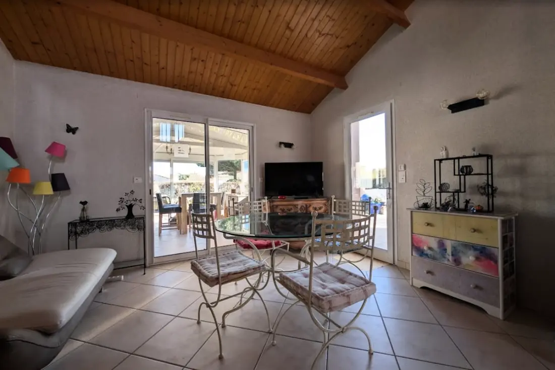 Havre De Paix Kerttel dalszöveg: Veranda - 5 Min Beach