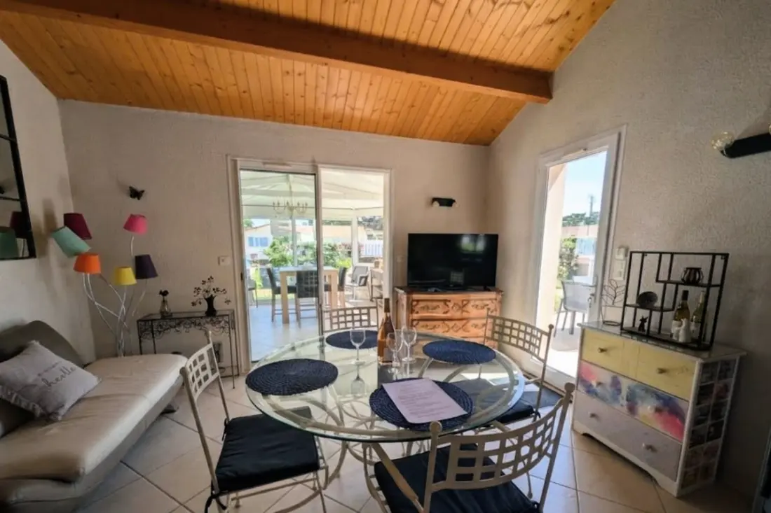 Havre De Paix Kerttel dalszöveg: Veranda - 5 Min Beach
