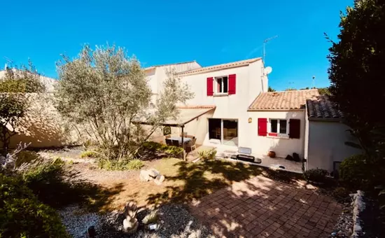 Maison Lumineuse Avec Jardin Proche La Rochelle