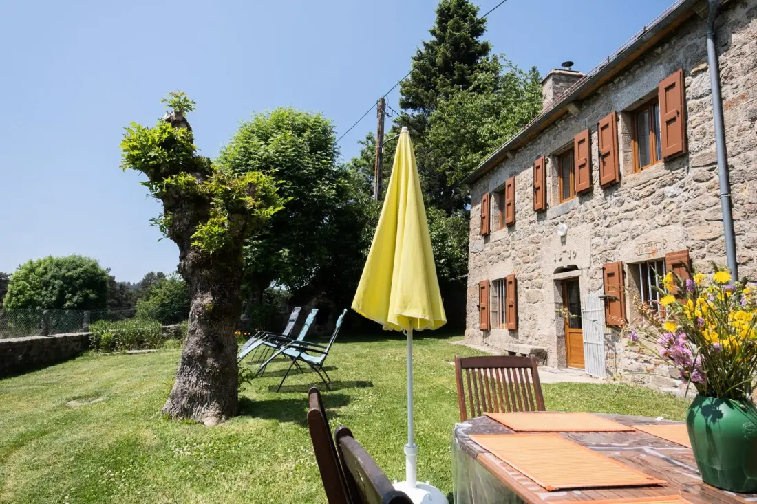 Gîte de France Die Blüten der aubrac 6/8 pers 3 Ohren