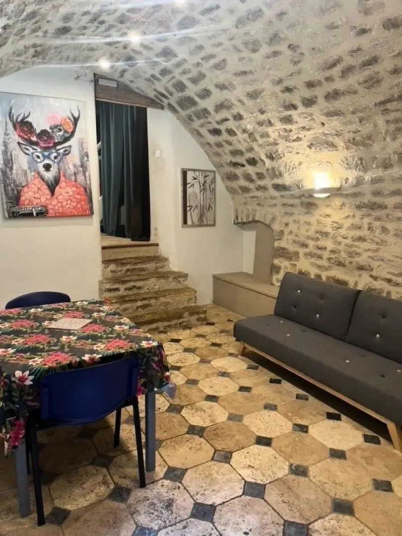 Nyári otthon A bíróság elrendezése