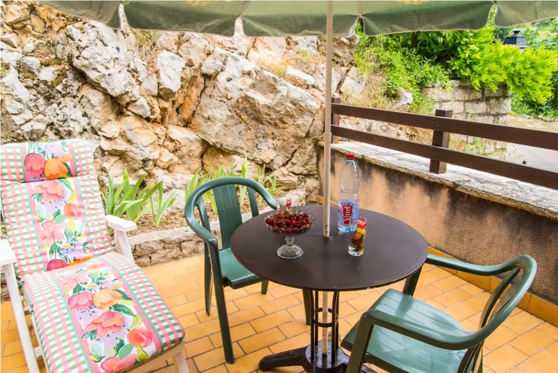 Cottage Rental chanteperdrix 2 ember
