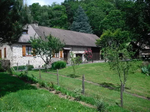 Gîte de France in Sainte Fortunade 2 oren