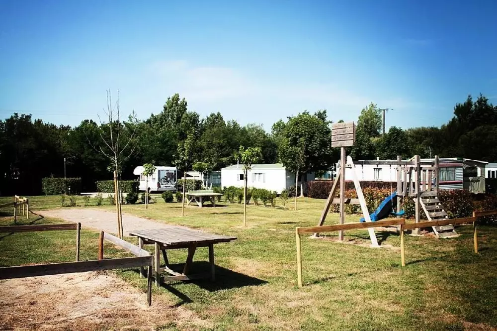Camping Au Pré de l'Etang 3 Stars★★★