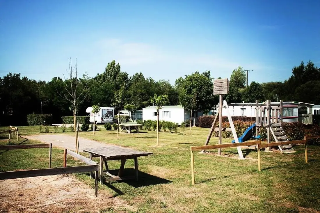Camping Au Pré de l'Etang 3 Estrellas★★★
