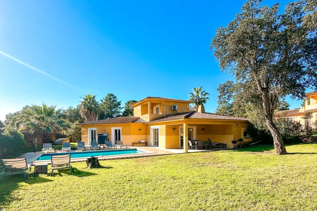 Rezidencia Villa Amaredda Di Arasu