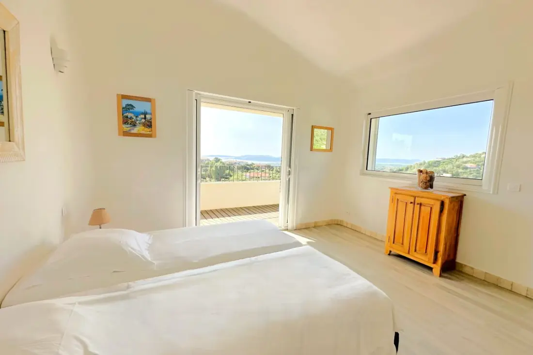 Rezidencia Villa dalszöveg: Dolce Di Cirendinu