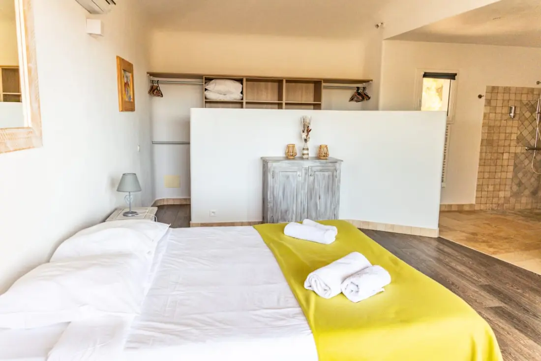 Rezidencia Villa dalszöveg: Dolce Di Cirendinu