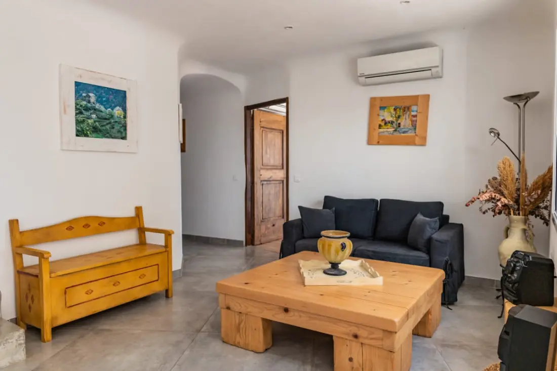 Rezidencia Villa dalszöveg: Dolce Di Cirendinu