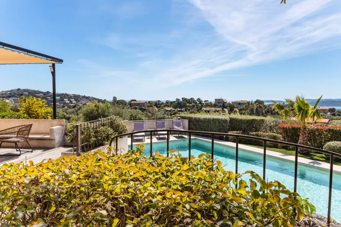 Rezidencia Villa dalszöveg: Dolce Di Cirendinu